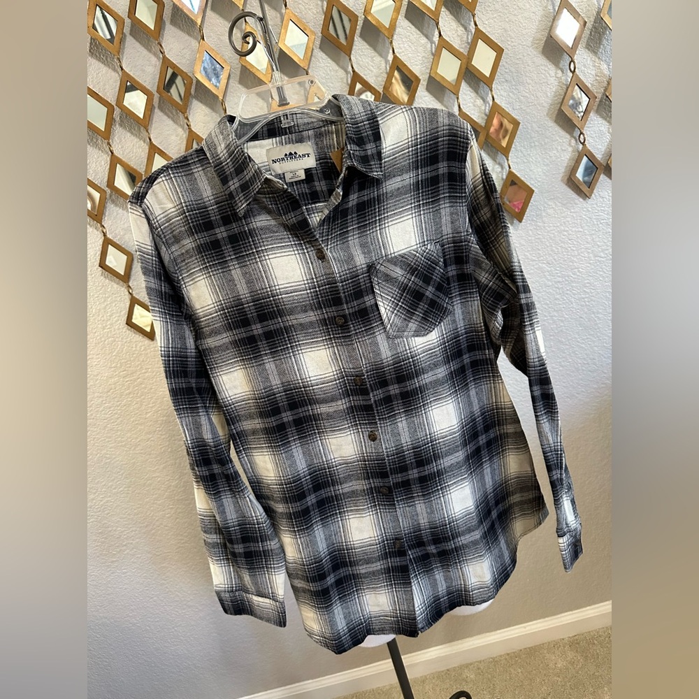 Northeast Outfitters Women's Classic Lightweight Flannel